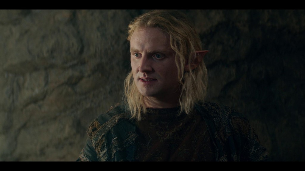 Filavandrel, roi des elfes, est joué par Tom Canton